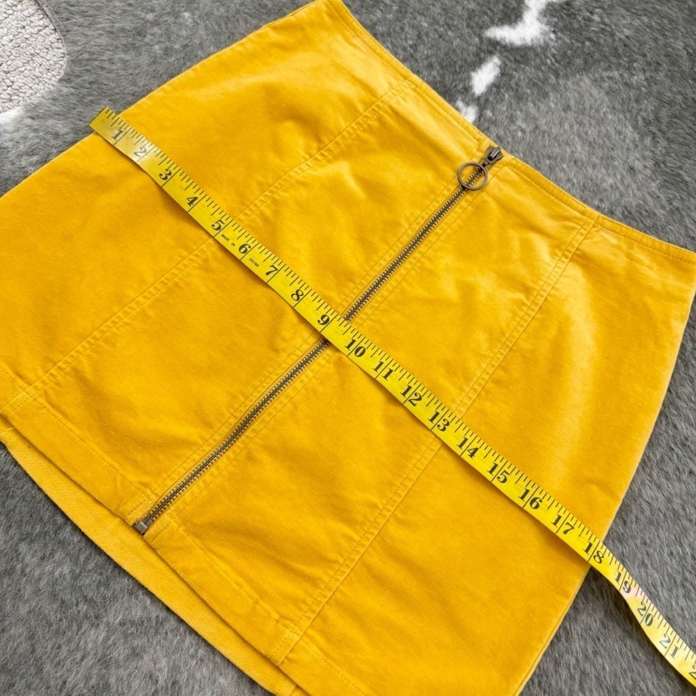 F21 Zipper Front Mustard Velvet Mini Skirt Medium - Picture 10 of 10